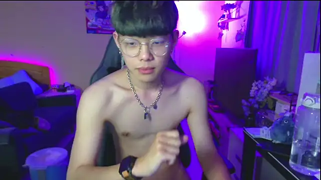 Hitoshi1210 live cam on StripChat