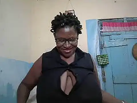sexy_bigboobss live cam on StripChat