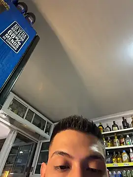 OliverWest04 live sex cam