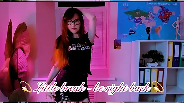 CarolGiggly live sex cam
