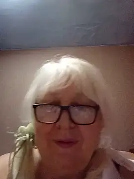 Alexia64231 live cam on StripChat