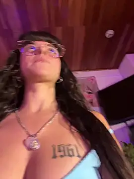 VioletaSubmissive live sex cam