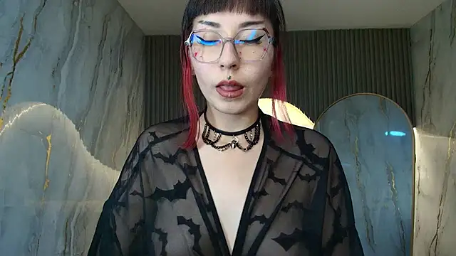 Ravenn_r live cam on StripChat