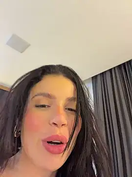 Rafaellaz live cam on StripChat