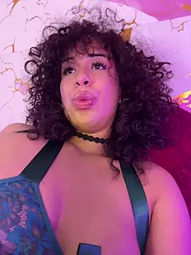 Woo_isDaphne live cam on StripChat