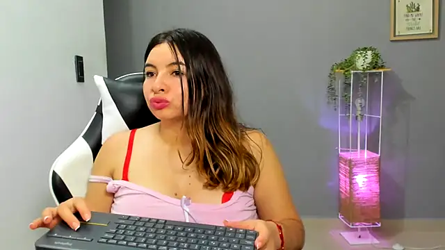 __Emma__11__Lecat_ live cam on StripChat