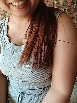 Lavy-bivi live cam on StripChat
