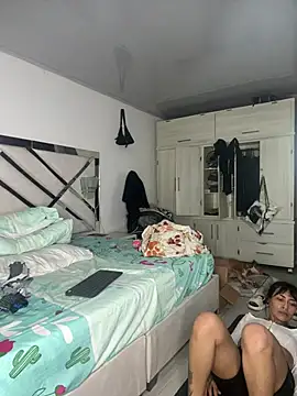 maybelline69 live cam on StripChat
