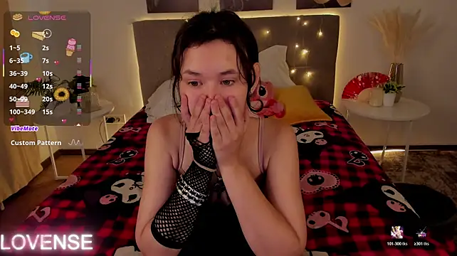 Emily_Strikeee live cam on StripChat