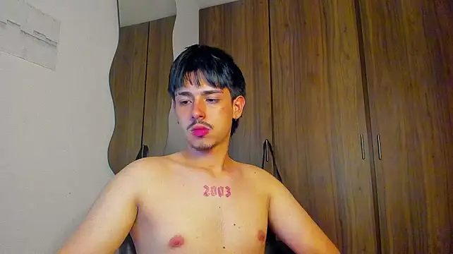 Maximo_Miller live cam on StripChat
