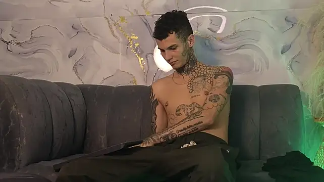 Paulo_527 live cam on StripChat