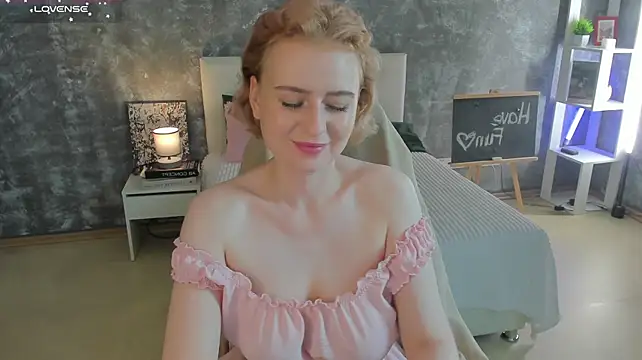 Shiny_Liss live cam on StripChat