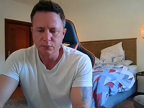TroyDieselXXX live cam on StripChat