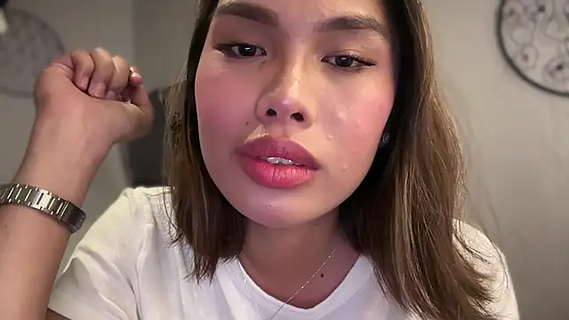 AlaiaXPixie live cam on StripChat