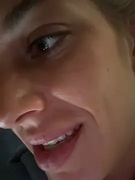 Bellalolahot live cam on StripChat