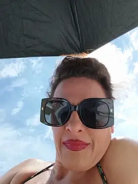 RebeccaNoble live cam on StripChat