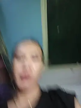 manilafoxts live cam on StripChat