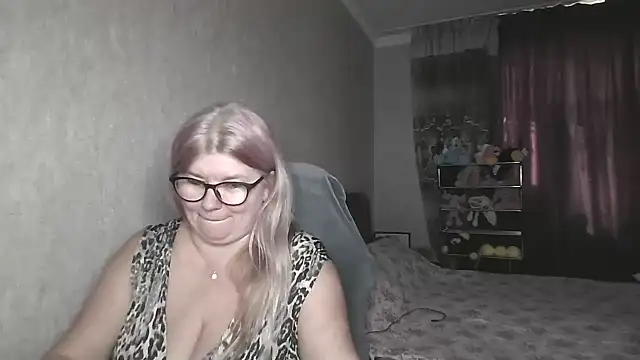 Diana_49 live cam on StripChat