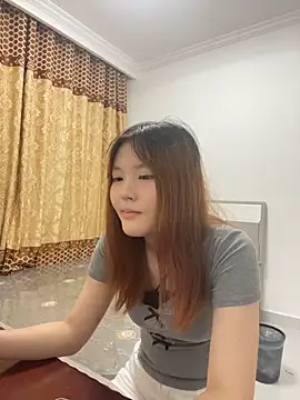 xiaolin2333 live cam on StripChat