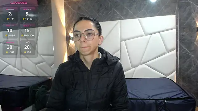 Valeriamoon_3101 live cam on StripChat