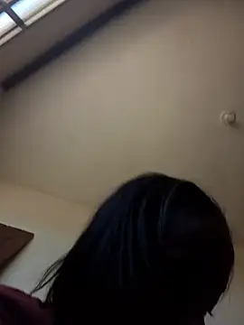 Meninaveneno26 live sex cam