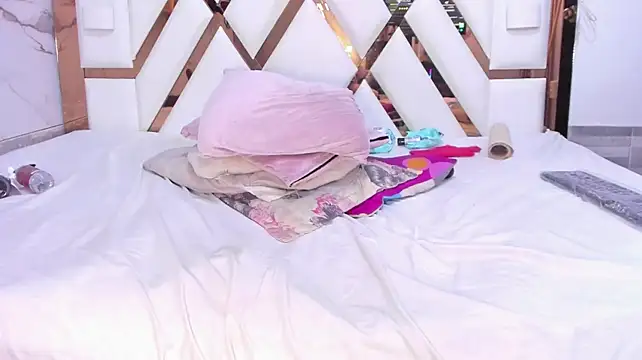 KonnySumer live cam on StripChat