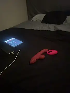 Miapoleth live cam on StripChat