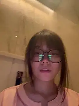 Puting_q live cam on StripChat