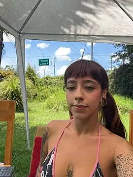 AliceMrtnz live sex cam