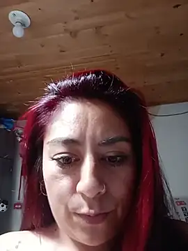 lindaroja live cam on StripChat