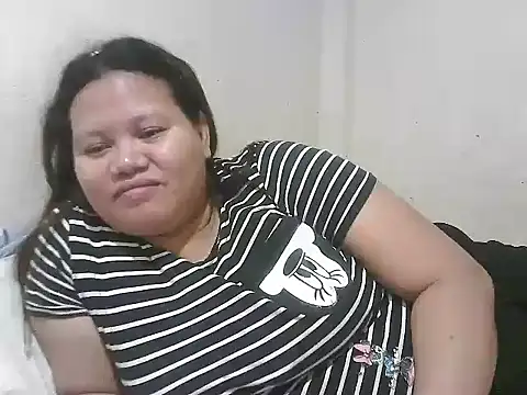 _Sexymomy_ live cam on StripChat