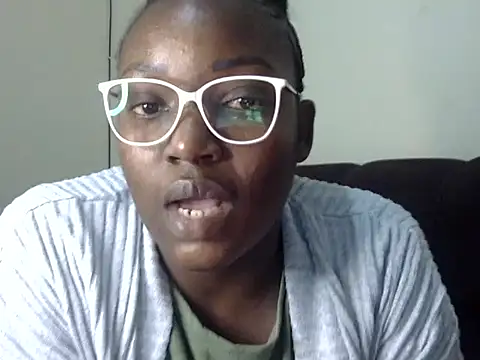 Sexy-suzy live cam on StripChat