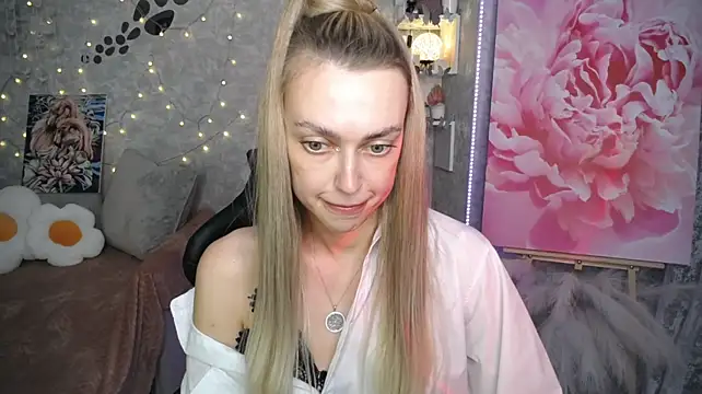 NickyAdamidi live cam on StripChat