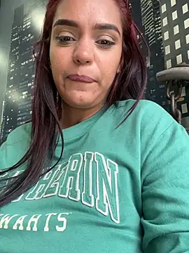 Sara-77 live sex cam