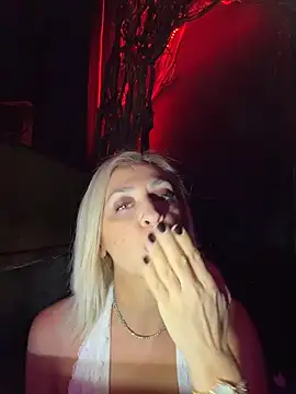 HOTLadyluna live sex cam