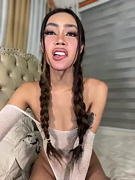 Innocent_yanixx69 live sex cam