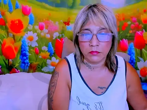 indianroxy live cam on StripChat