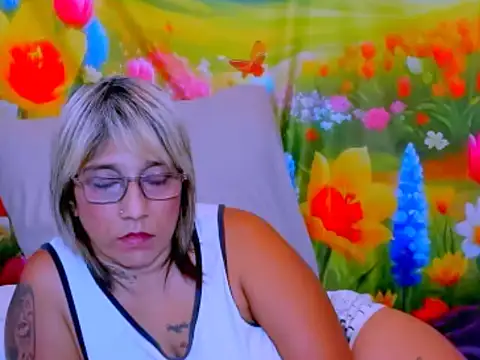 indianroxy live cam on StripChat
