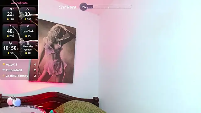 MeganCrouch live cam on StripChat