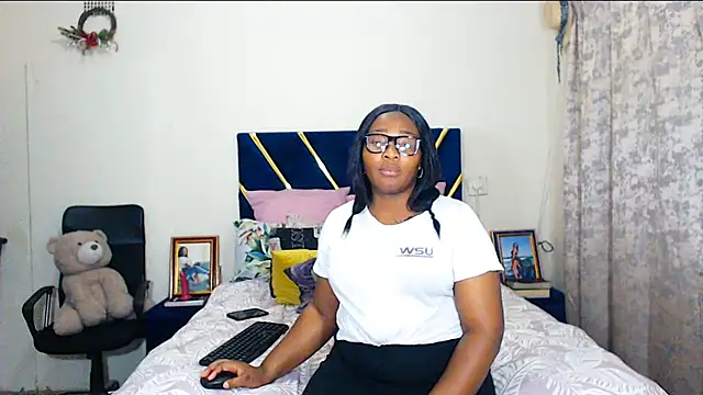 veronica1xxx live cam on StripChat