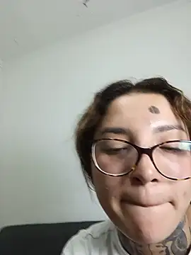 Jannisweet live sex cam