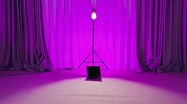 MiNi-U live sex cam
