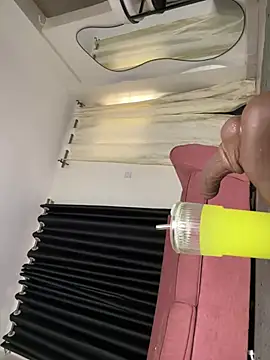 ThickyMel live sex cam
