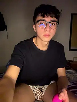 CamiRojas_boy live cam on StripChat