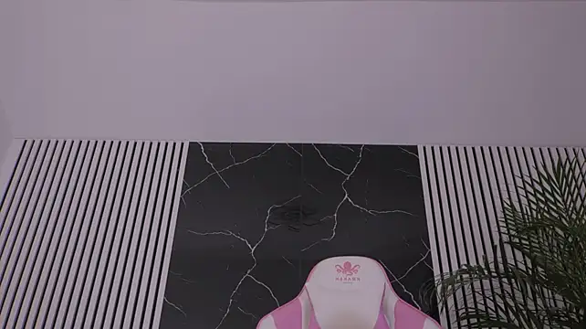 Ava-Diamond live cam on StripChat