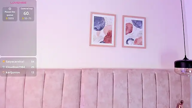 AgathaSavage live cam on StripChat