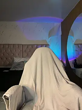lanadoll20 live cam on StripChat