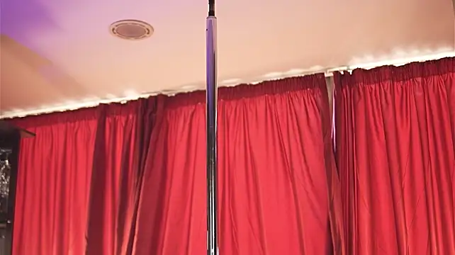 LuxenNoir live cam on StripChat