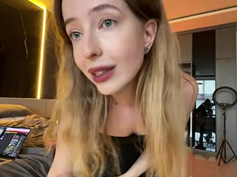 Nura_n_Sarah live sex cam