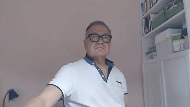 YOU6me live cam on StripChat